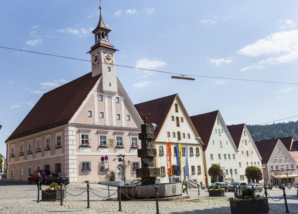 Gasthof Stern Hotel Greding Exterior photo